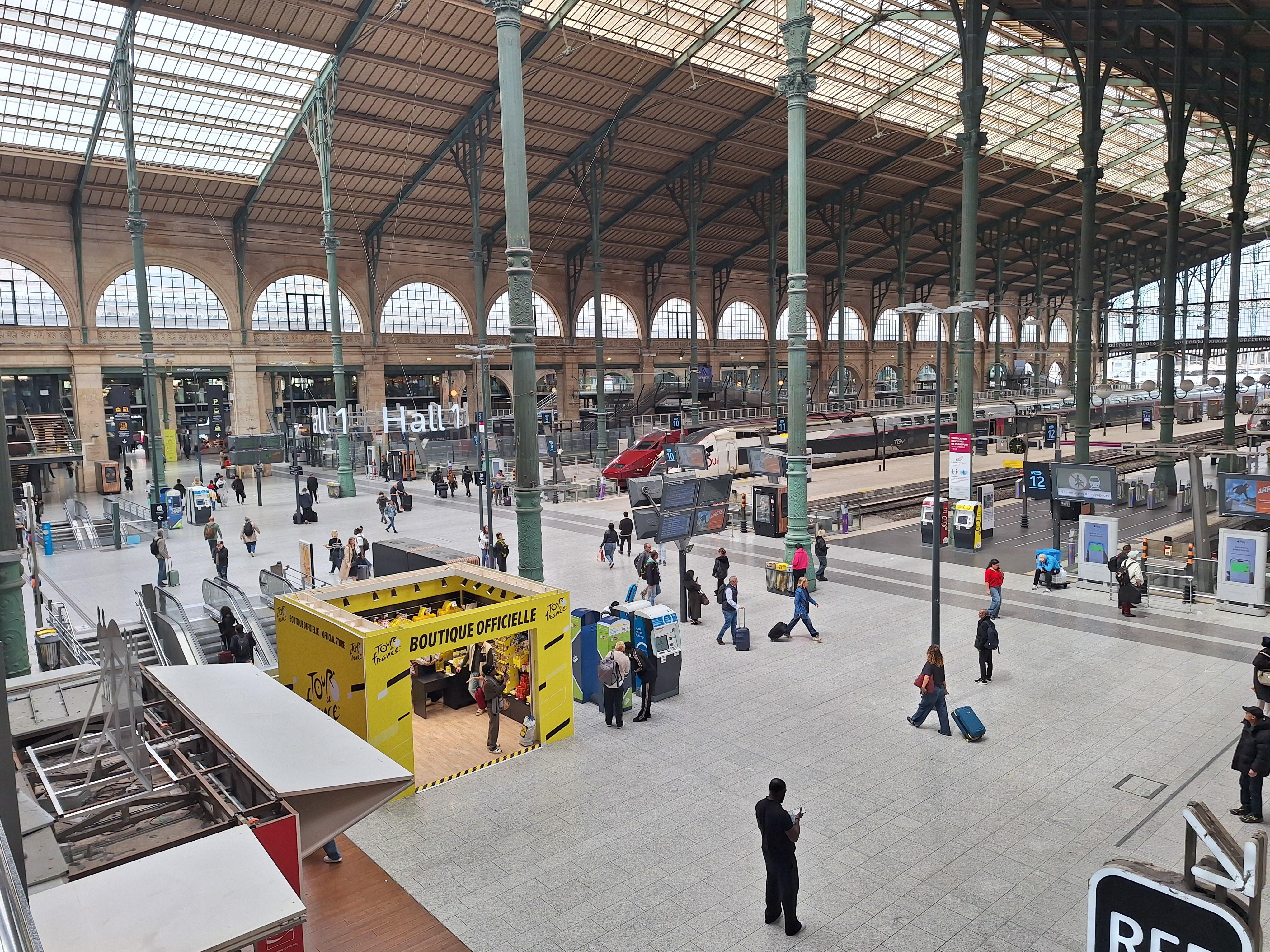 Boutique Pop Up Tour de France Gare du Nord